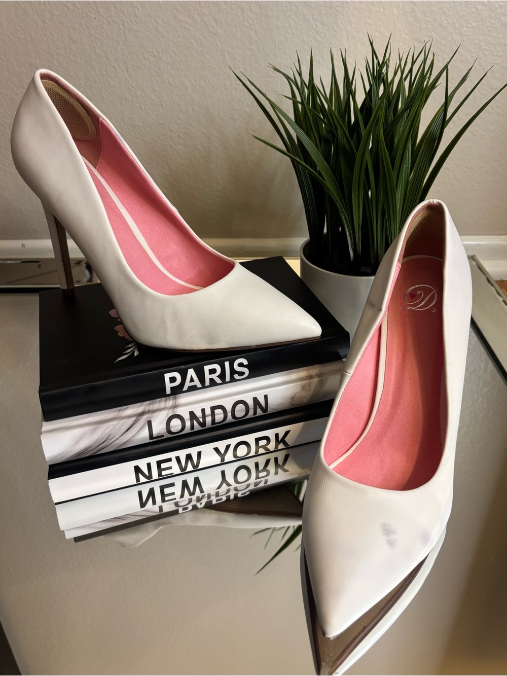 Elegant Women's White Pointed Toe Pumps with Pink Insole